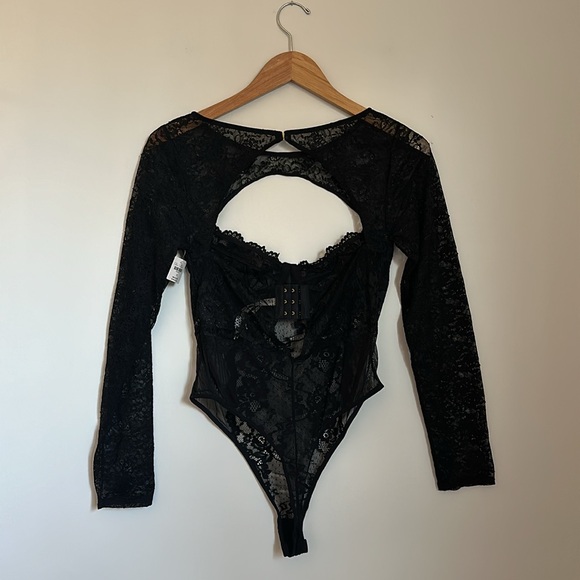 NEW Anthropologie Long Sleeve Cut Out Lace Body Suit Black Medium M Bustier NWT - Picture 5 of 9